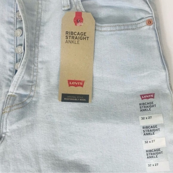 New! Levi’s Ribcage Straight Ankle Light Wash Distressed Button Fly Jeans - Picture 8 of 11